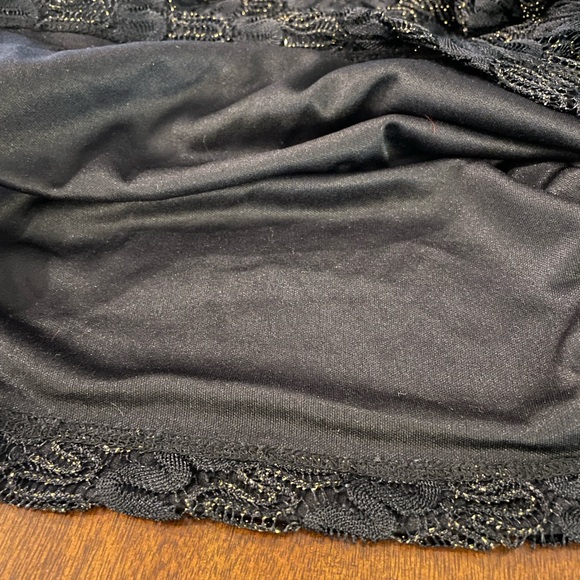 Macy’s Black Textured Faux V-Neck Lined 3/4 Sleeve Blouse Top Petite Medium ✨ - Picture 9 of 11